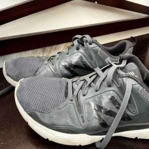 New Balance Athletic Shoes (Men's size 8.5)